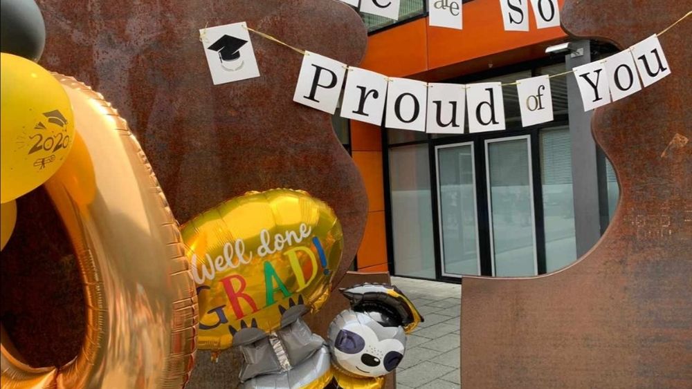 Kleiner Rahmen, große Freude! Nahaufnahme Skulptur