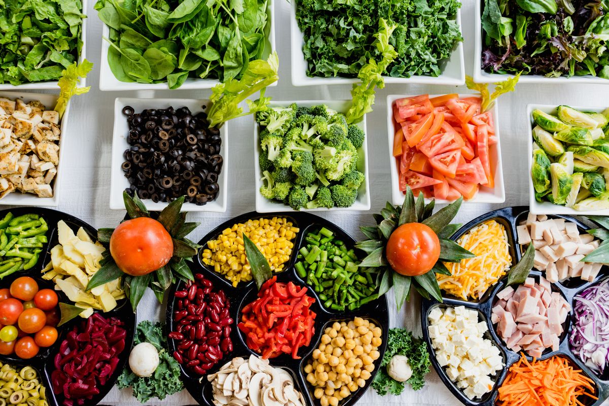Fachschaft Ernährung und Gesundheit Obst und Gemüse auf Tellern