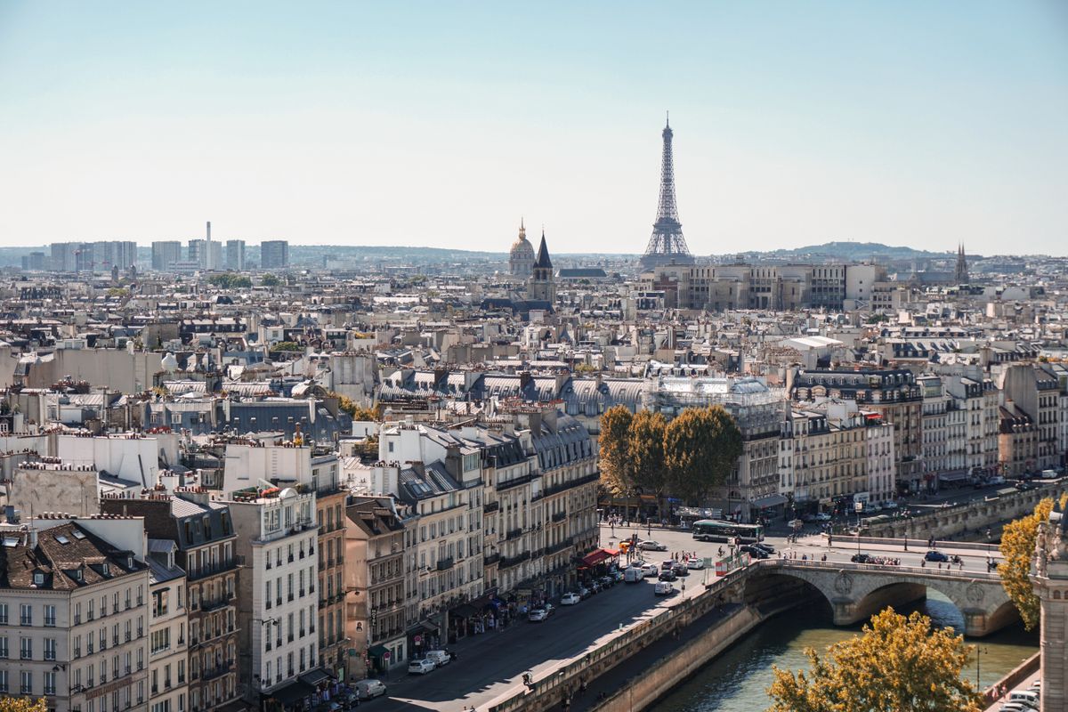 Fachschaft Französisch Paris und Eiffelturm